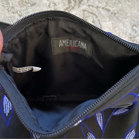 Americana by Sharif Set of 3 Travel Bags in Black and Blue Floral Print - Picture 5 of 8